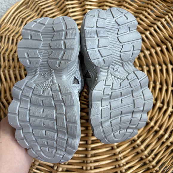 Toddler Chunky Grey Black Lace Up Velcro Sneakers Size 8.5 - Picture 10 of 11